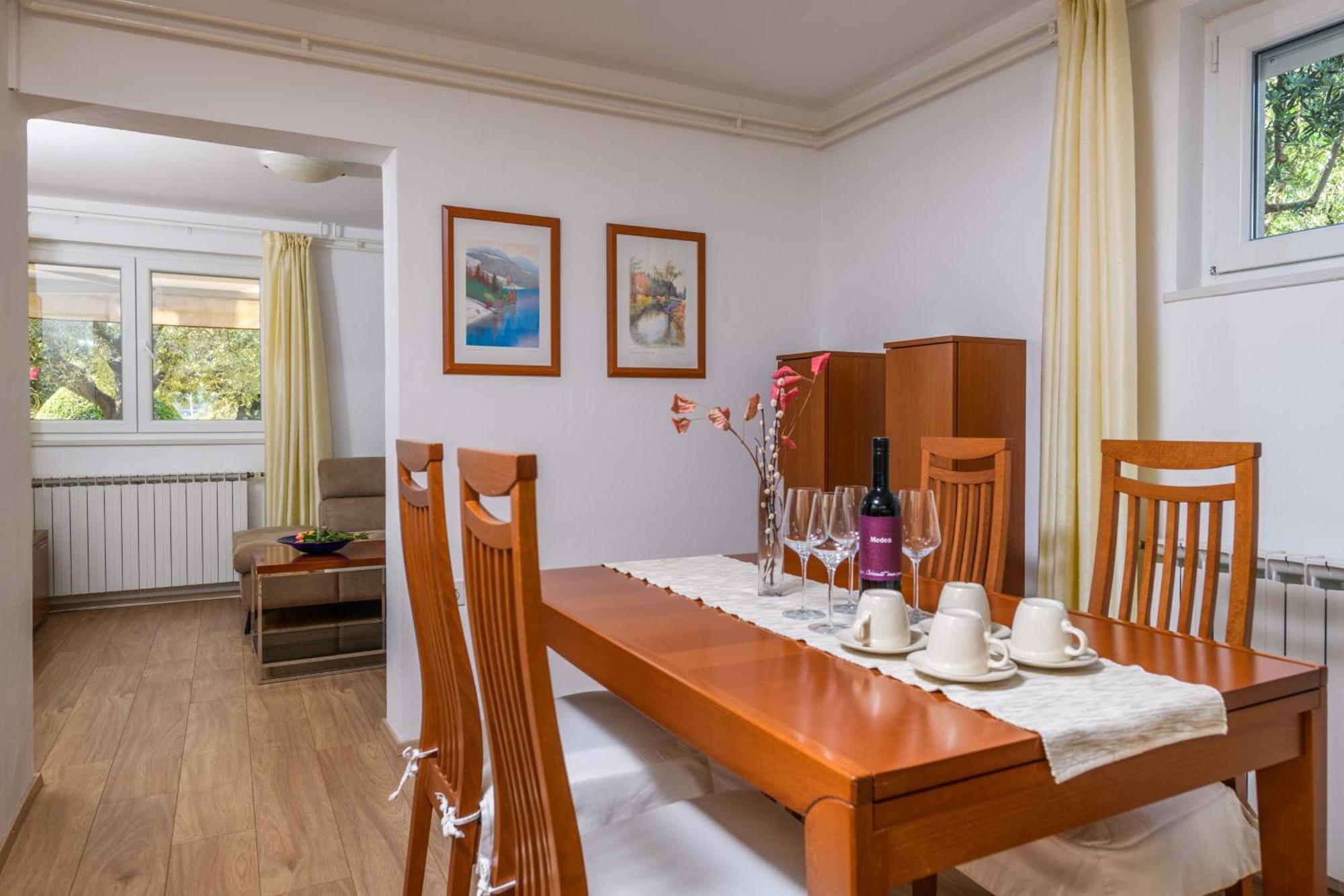 Krajcar Apartment Баньоле Екстериор снимка